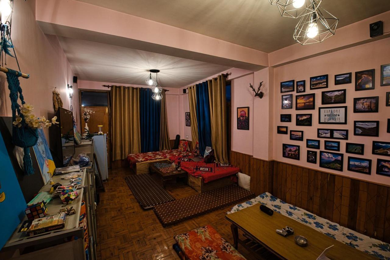 Hostel Voyageur Nest Manāli Exterior foto